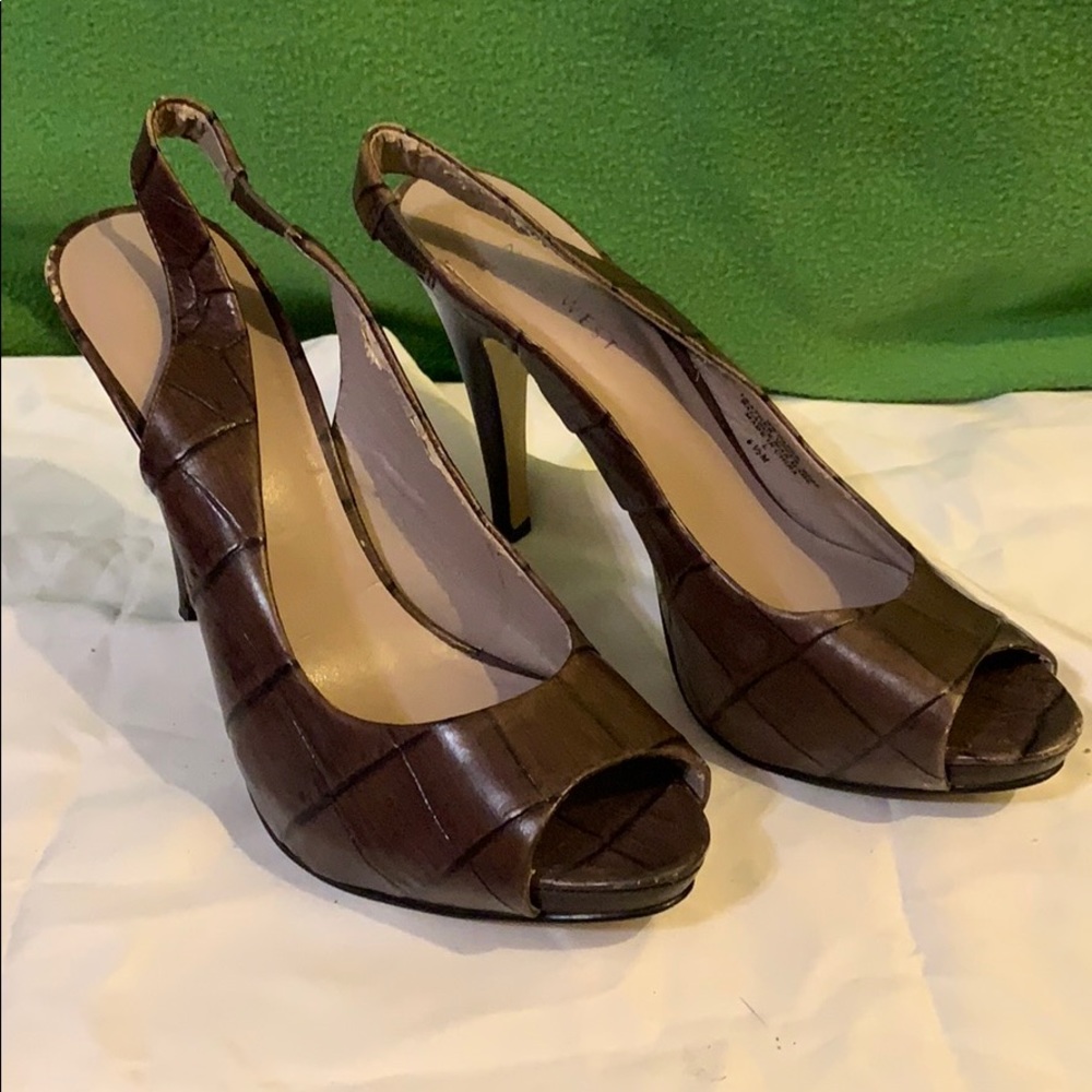 Nine West leather pumps